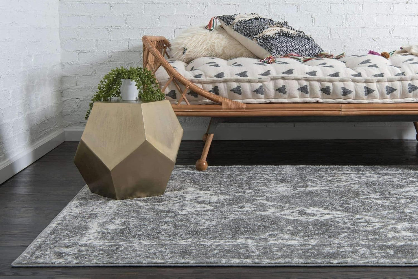 Unique Loom Rosso Collection Vintage, Traditional, Bohemian, Geometric, Distressed, Southwestern Area Rug, 5' 0" x 8' 0", Gray/Ivory