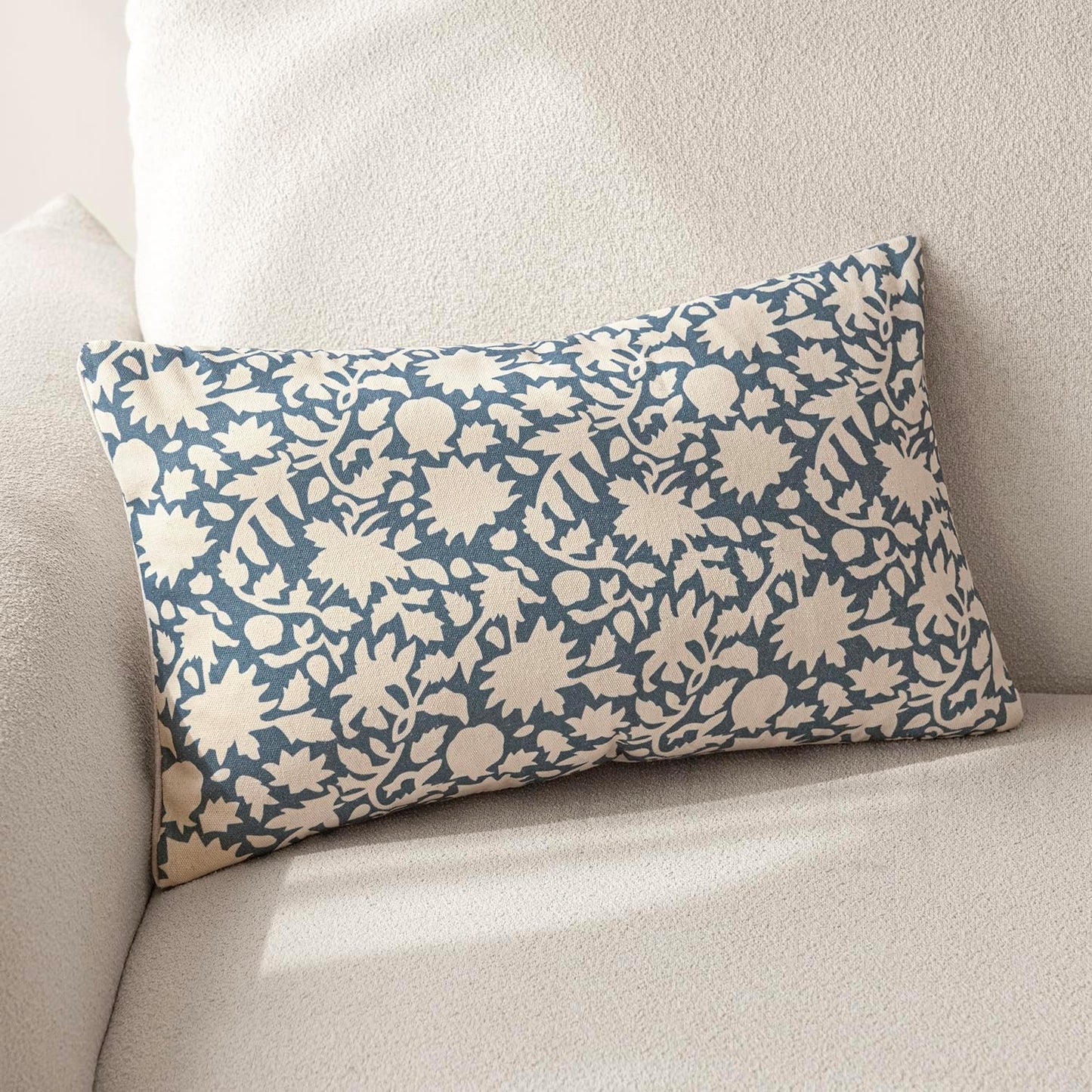 Foindtower Set of 2 Decorative Neutral Floral Throw Pillow Covers Accent Farmhouse Cushion Covers Boho Lumbar Pillowcase for Couch Sofa Bedroom Living Room Home Decor Outdoor,12×20 Inch,Dusty Blue